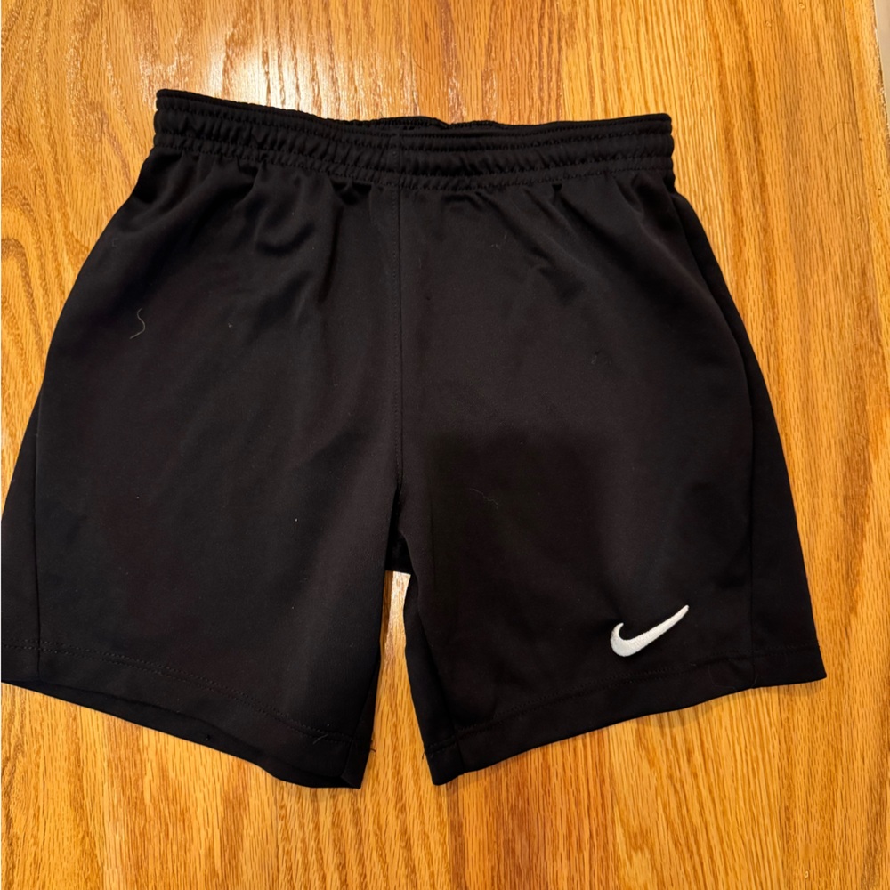 BOYS size S (8) Nike dri fit shorts